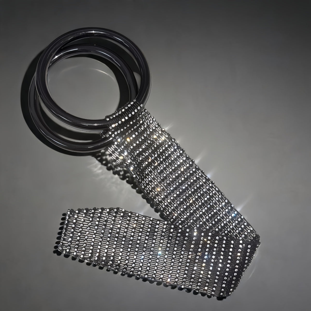 Munyee Hua Rhinestone Wine Bottle Holder Bag Reusable Tote Carrier Crystal Mesh Evening Purse with Ring Handle Gift Bags Carrier for Birthday Picnic Party Wedding (Black Handle Black Mesh)