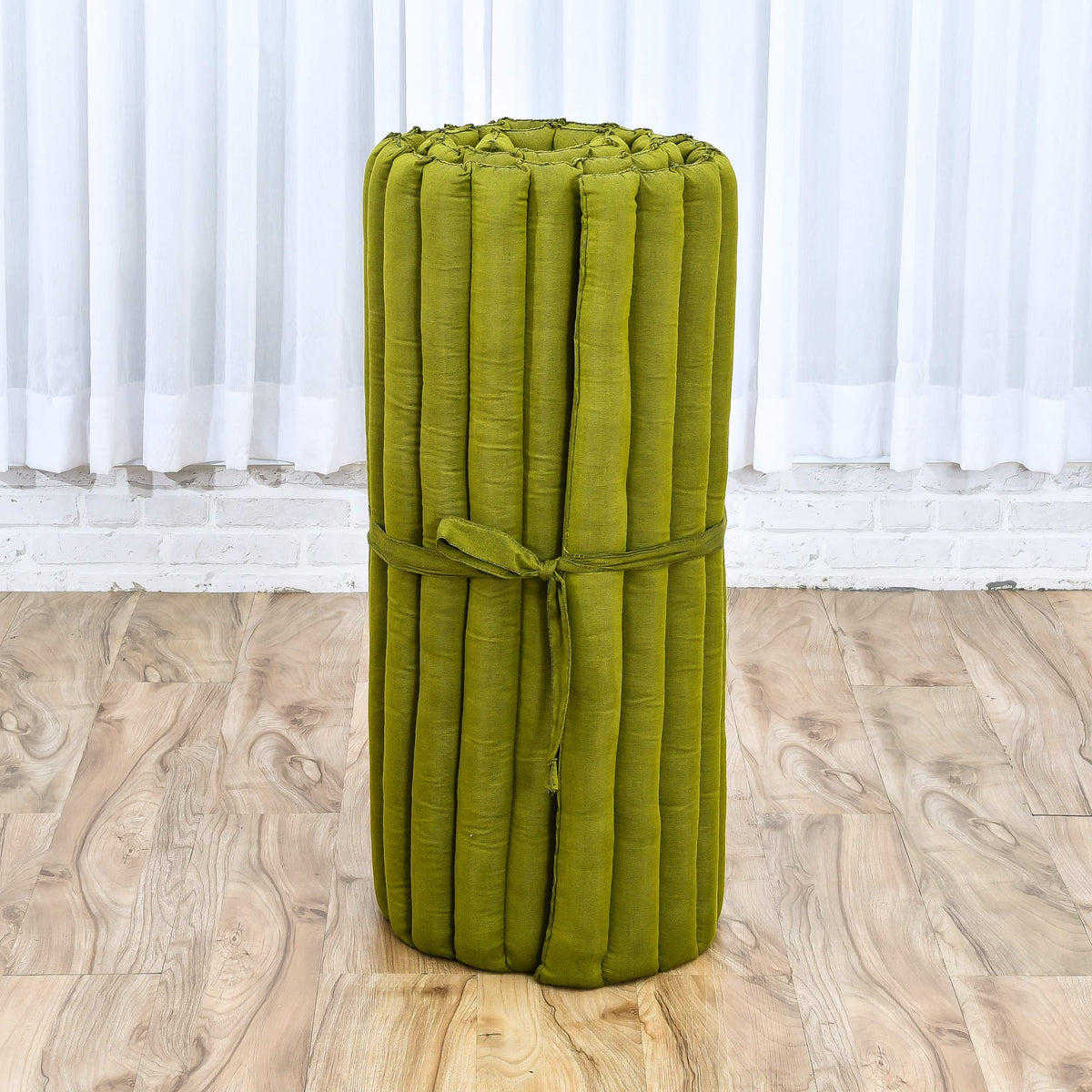 Leewadee - Foldable Floor Mattress - Japanese Roll Up Futon -Trifold Tatami Mat- Guest Floor Bed - Camping Mattress - Thai Massage Mat, Kapok Filled, 75 x 28 inches, Green