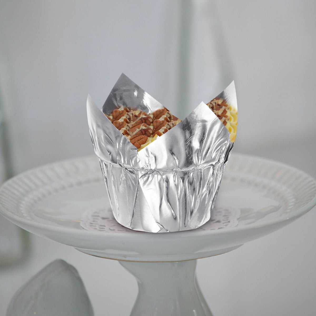 HARFINGTON 150Pcs Tulip Cupcake Liners Standard Aluminum Foil Baking Cups Greaseproof Wrappers Disposable for Birthday Banquets Party, Silver Tone