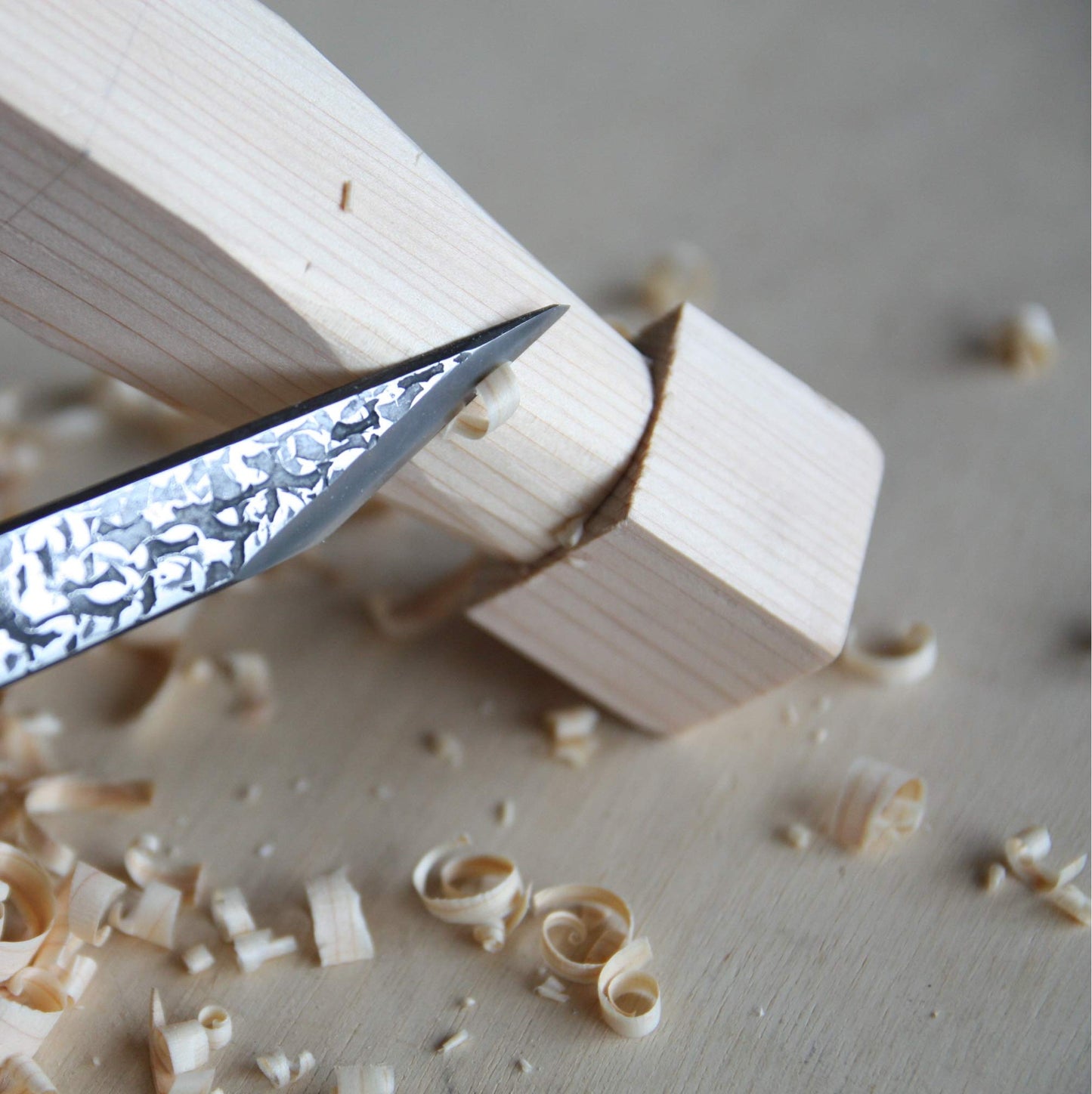 KAKURI Kiridashi Knife 12mm (Curved) Right Hand for Woodworking, Marking, Carving, Whittling, Professional Hand Forged Razor Sharp Japanese Carbon Steel Blade with Hammered Pattern, Made in JAPAN