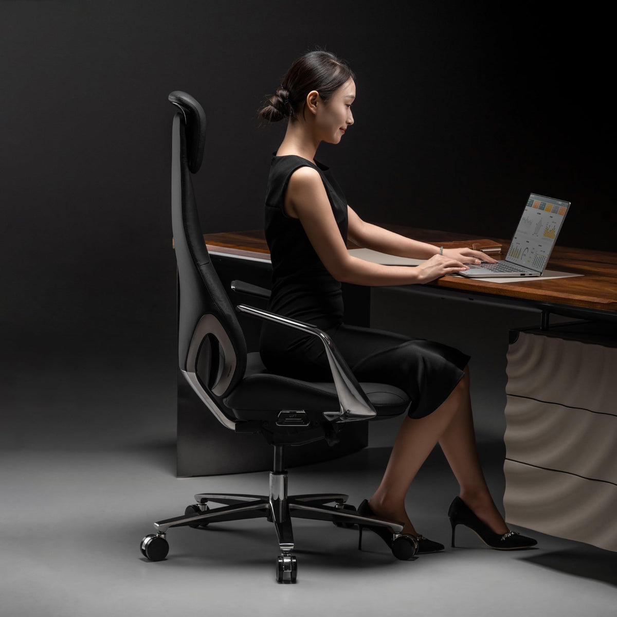 TOMU Black Genuine Leather Executive Office Chair, Real Top Grain Leather Office Chair with High Back, Comfy and Modern for Executive Luxury Desk, Ergonomic with Adjustable Height,Reclining (Black)