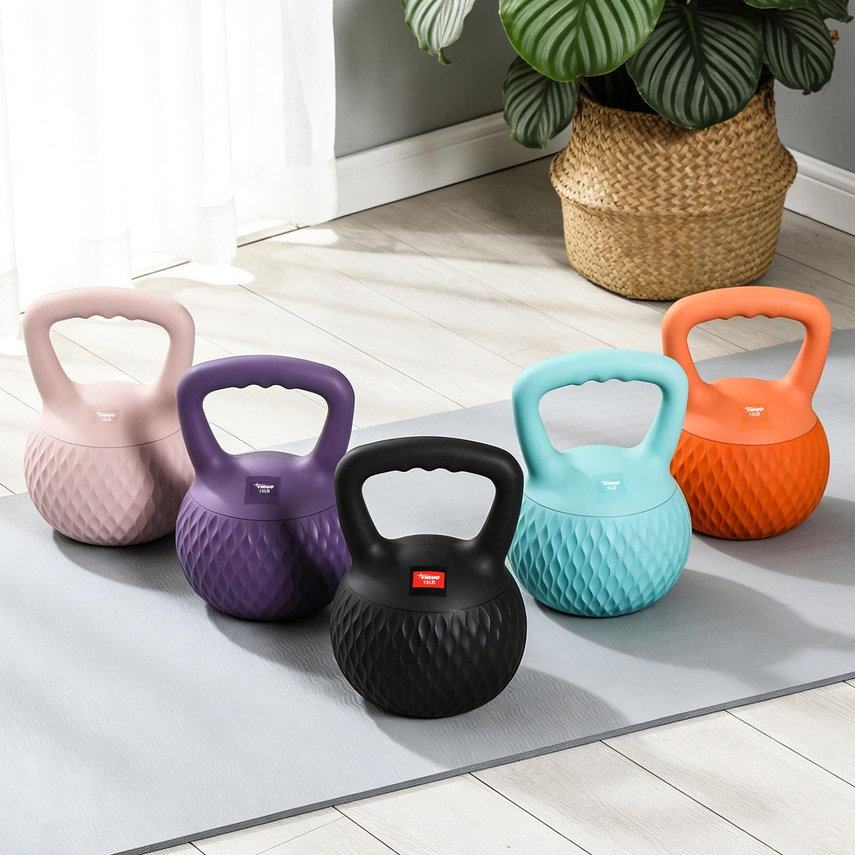 YIGUO Soft Kettlebell, 15lb Kettlebells Cushioned Impact-Resistant Base and Anti-Slip Grip, Strength Training Kettle Bell for Women and Men, Home Workout (Black)