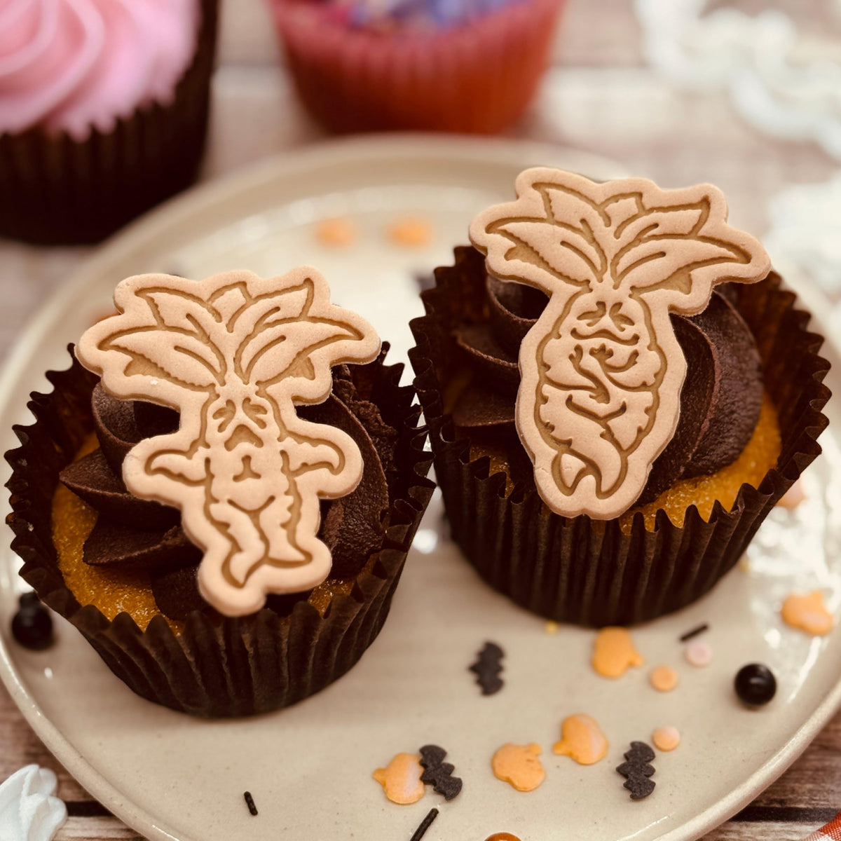 BAKERLOGY Roots of Magic Mini Cookie Cutter & Stamp Set (Shy & Screaming Mandrake Designs) – Cute Fantasy Fondant Embossing Stamp Cutters for Halloween Baking, Cupcake Toppers & Wizard-Themed Treats