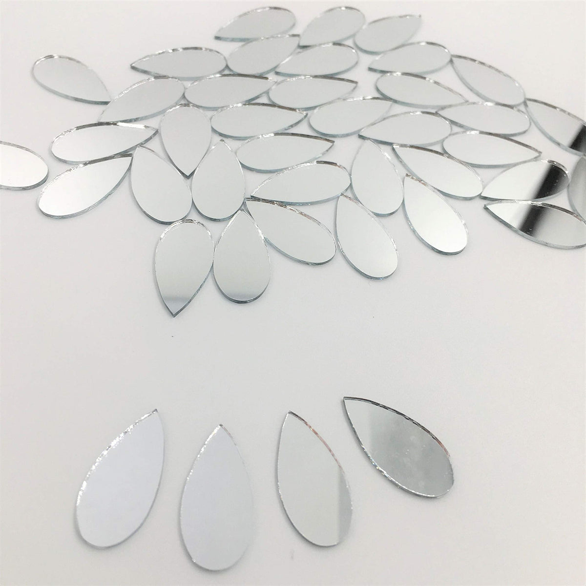 NUO RUI 150pcs 1" x 1/2" Teardorp Shape Craft Mirrors Small Mosaic Mirror Tiles for Craft Projects