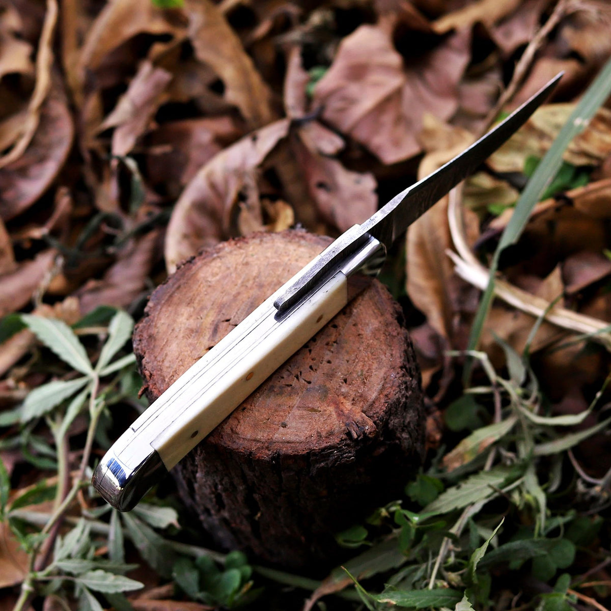 BE BREAK EDGE Handmade Damascus Steel Russlock Folding Knife with Yellow Striped Handle and Leather Sheath