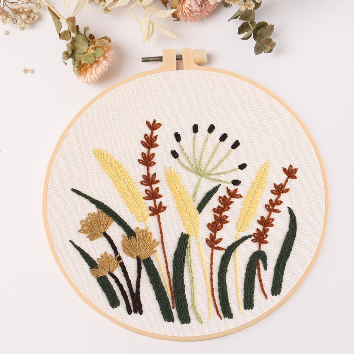 REEWISLY 4ps Embroidery Starter kit with Flowers Patterns and Instructions, DIY Adult Beginner Cross Stitch Kits, Including 2 Plastic Embroidery Hoop, 1 Pair of Scissors, Colored Threads and Needles